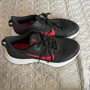 Nike sneakers mens 12 wide gently worn great condition